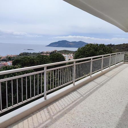 Thea Court Clio & Erato Apartments Palaiontsiflikion Ngoại thất bức ảnh
