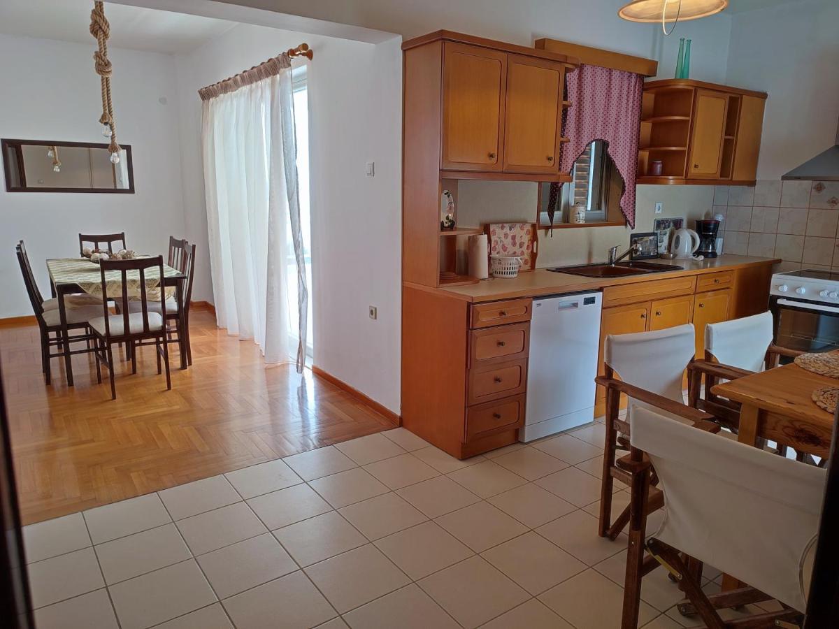 Thea Court Clio & Erato Apartments Palaiontsiflikion Ngoại thất bức ảnh