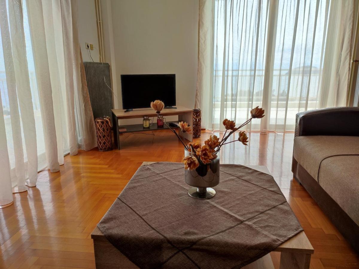 Thea Court Clio & Erato Apartments Palaiontsiflikion Ngoại thất bức ảnh